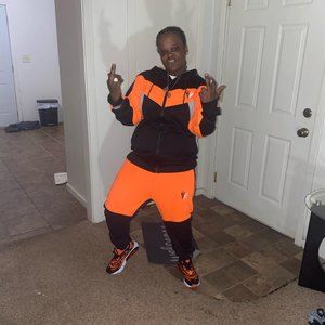 Meet your Posher, Edie